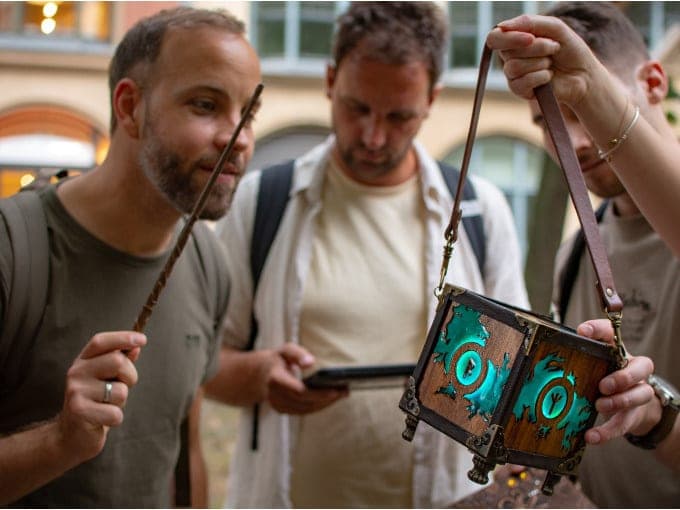 Der magische Würfel in Aktion – Auroras Magischer Würfel, Outdoor Escape Game Rosenheim